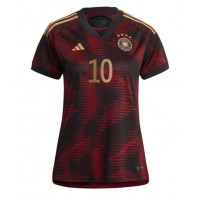 Tyskland Serge Gnabry #10 Bortedrakt Dame VM 2022 Kortermet